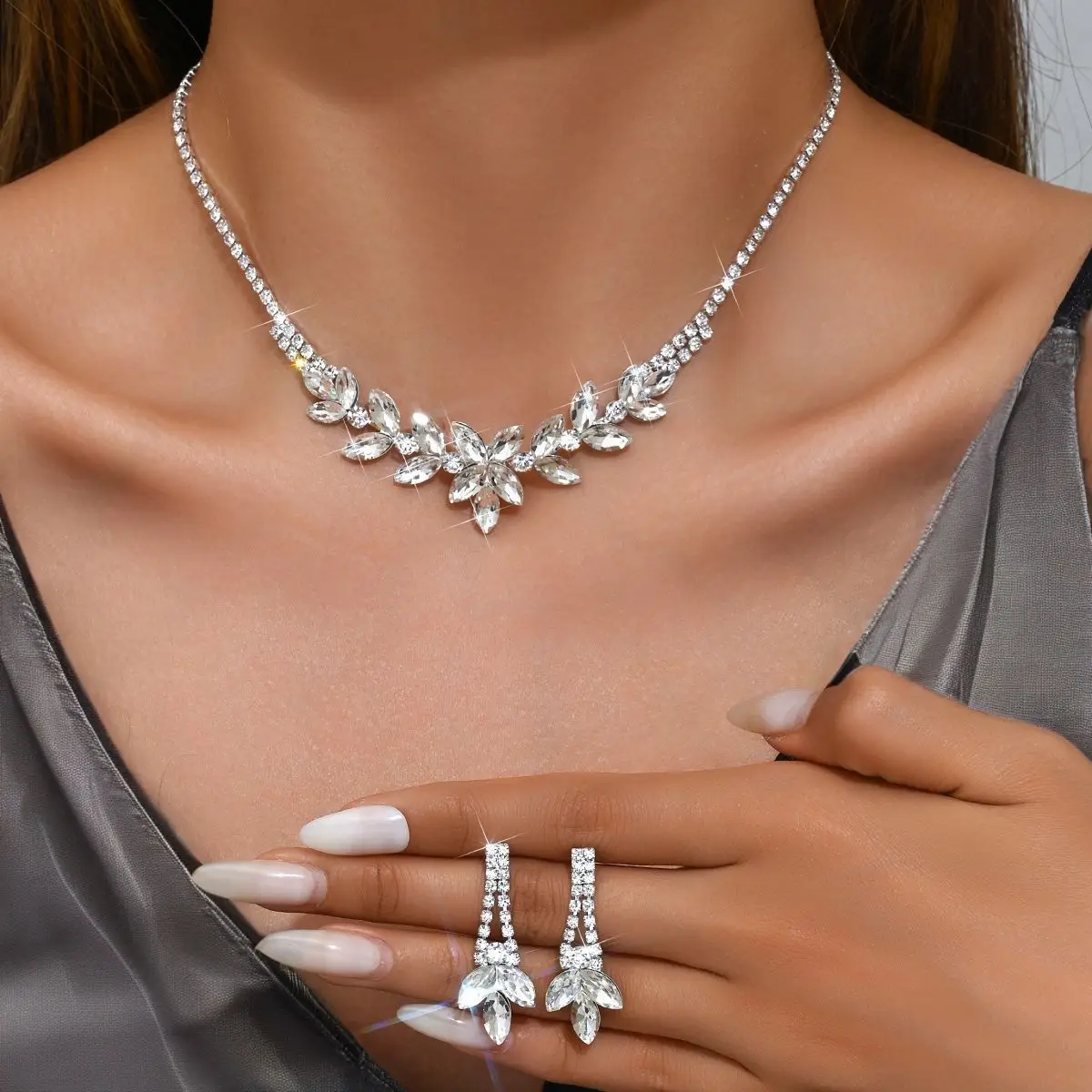 Body Jewelry Luxury - Conjunto de Brincos e Colar Choker